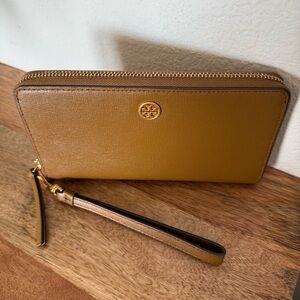 Tory Burch Womens Robinson Leather Zip Around Clutch Wallet